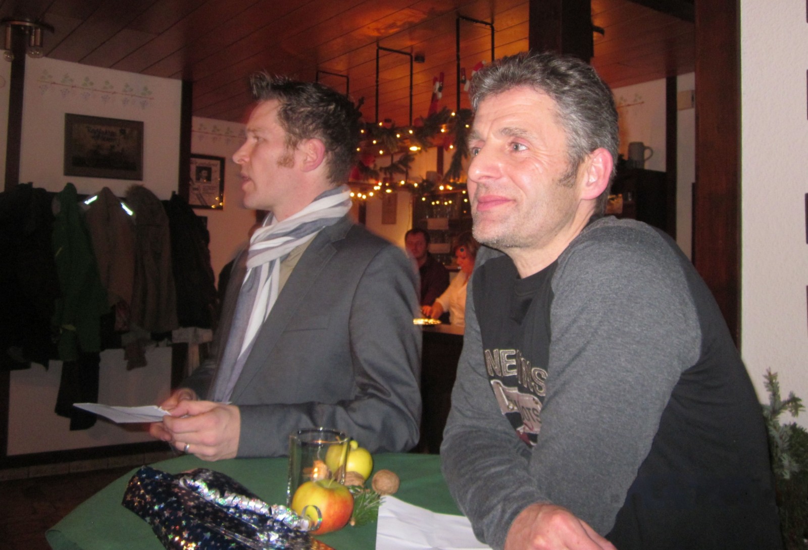 Informationen des RSG Triathlon-Teams, Thorsten Völkel (links) und Klaus Scheele (rechts), RSG Weihnachtsfeier 2013
