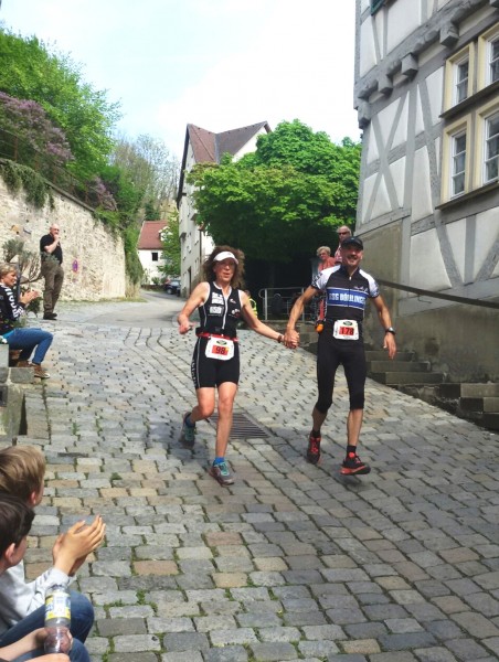 Vera und Manfred finishen gemeinsam.