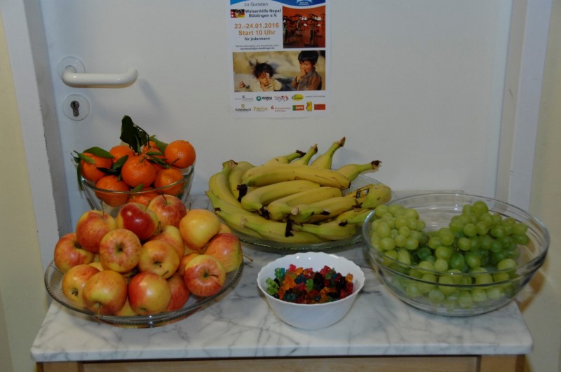 ....Gummibärchen und Obst!